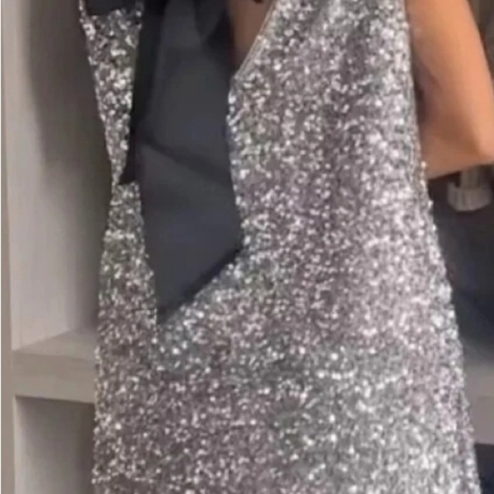 H & M - Picture 3 of 10
